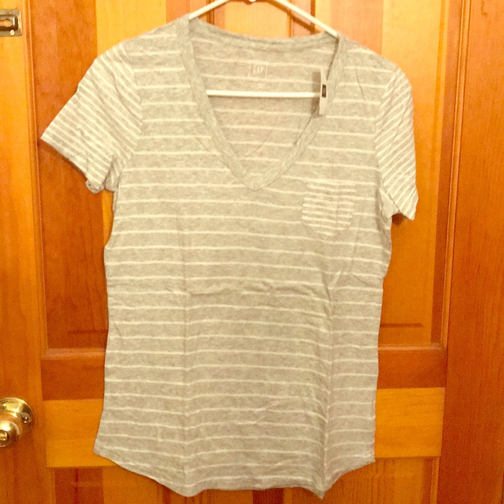 Gap Gray Tee w/ White Stripes